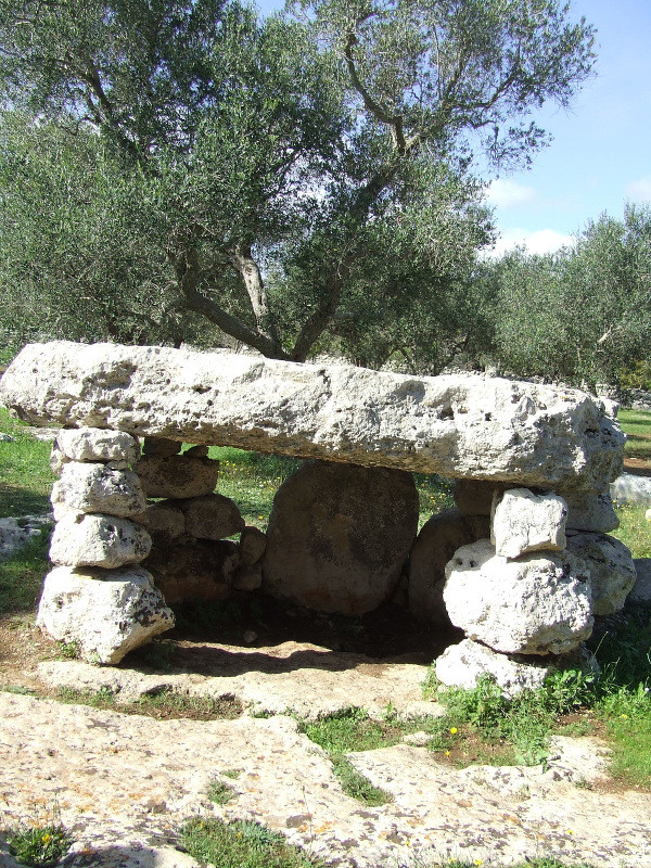 Dolmen e menhir ?  Pietrefitte sono.